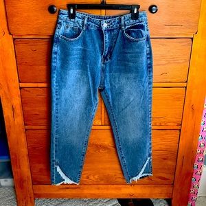 Womens ankle jeans. Brand new never worn.